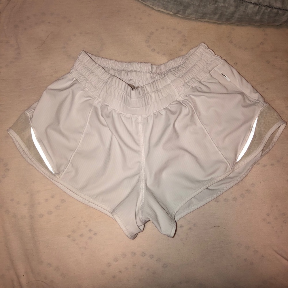 Lululemon Hotty Hot Shorts 2.5” White size 4